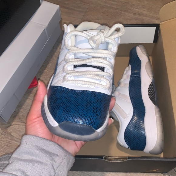 jordan 11s snake skin